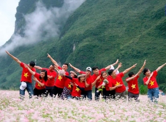 NÀNG THƠ TÂY BẮC HÀ GIANG- CAO NGUYÊN ĐỊA CHẤT ĐÁ ĐỒNG VĂN- HOA TAM GIÁC MẠCH DỊU DÀNG TRONG SÁNG