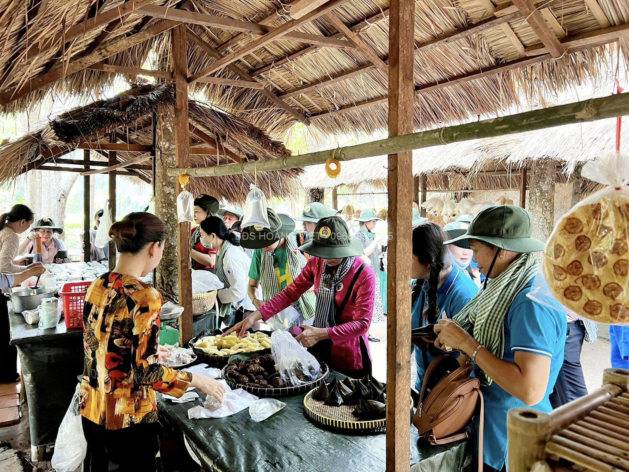 Thưởng thức ẩm thực dân dã ở Địa đạo Củ Chi